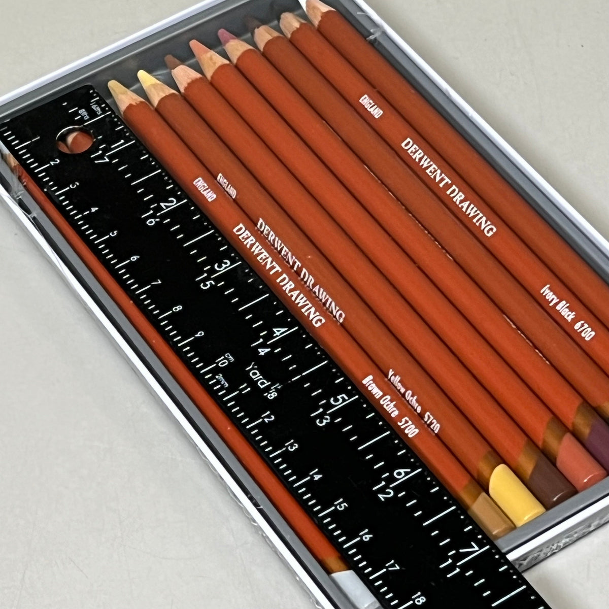 DERWENT (12 COUNT) Drawing Pencils Water Soluble in Metal Tin Case 0700671