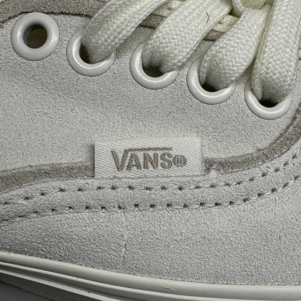 VANS Authentic Sliver Sneakers Shoes Women's Sz 8 White/White VN000D6DWWW