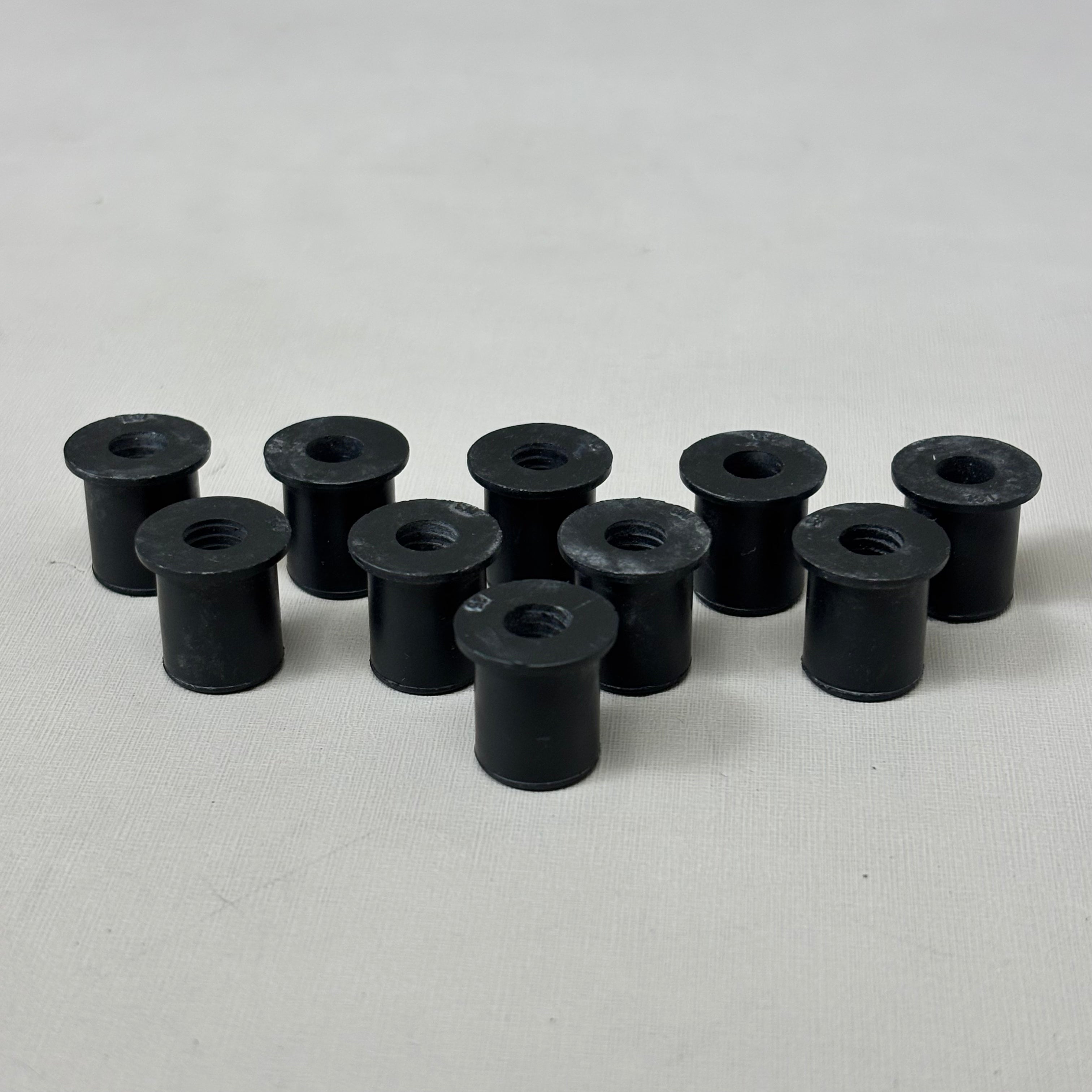 STANLEY (10 PACK) Engineered Fasting Well Nut 1-4-20 0.630 L Rubber 347102-388