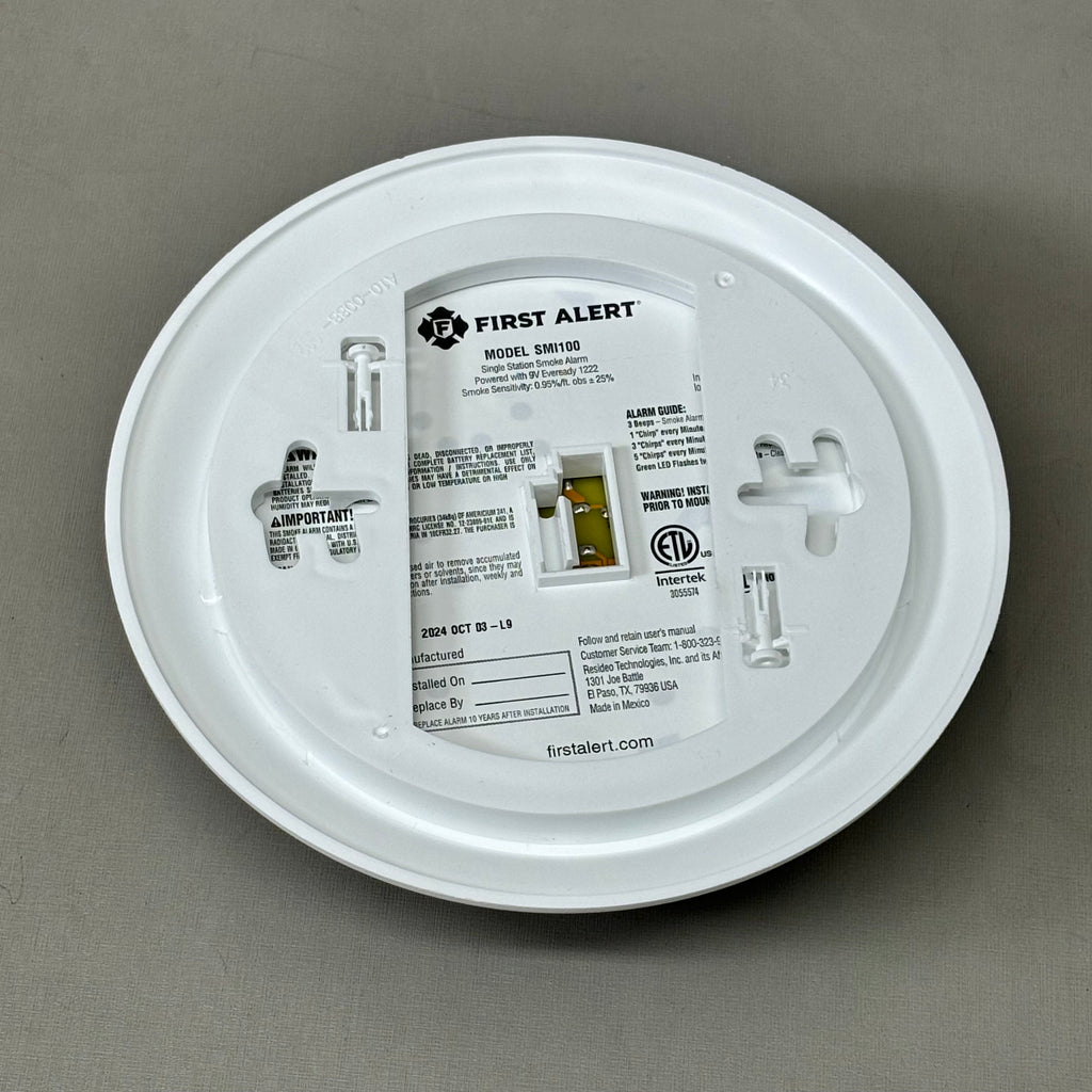 FIRST ALERT Battery-Operated Smoke Alarm Early Warning 9V Alkaline White 1046829