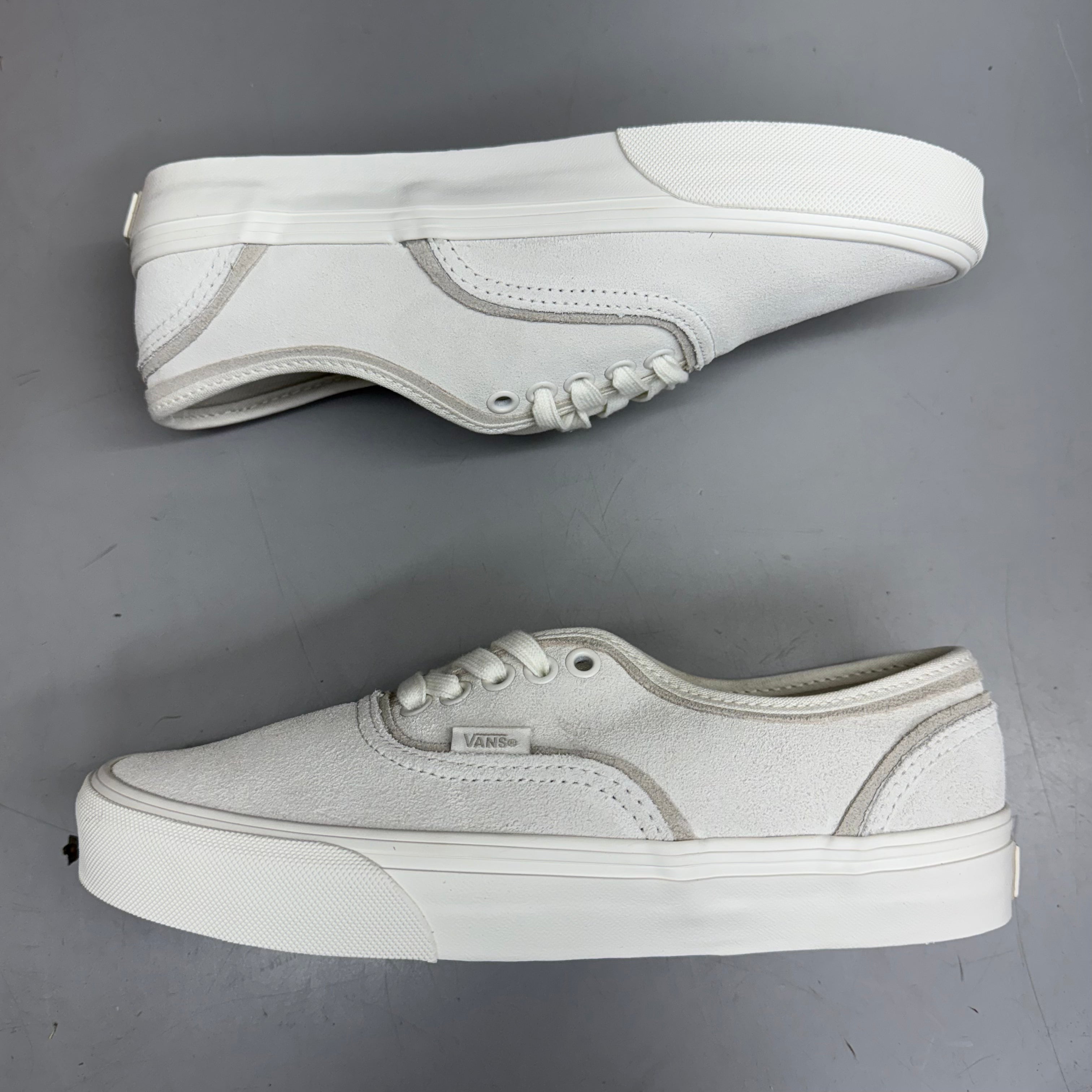 VANS Authentic Sliver Sneakers Shoes Women's Sz 9.5 White/White VN000D6DWWW