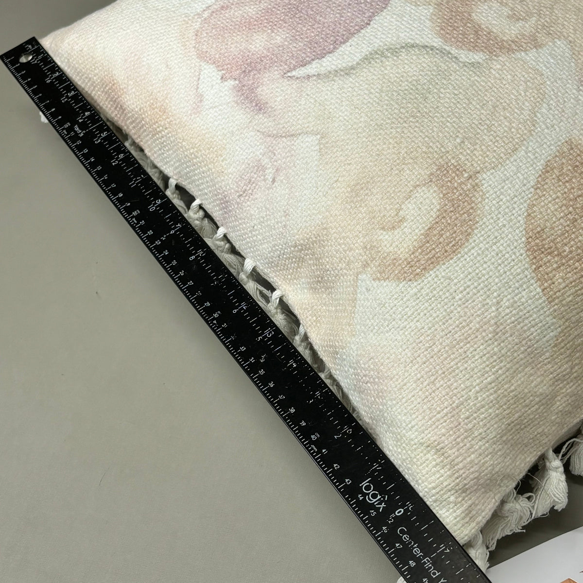 VILLA 14"x20" MP Lily Decorative Throw Pillow in Pink Multi
