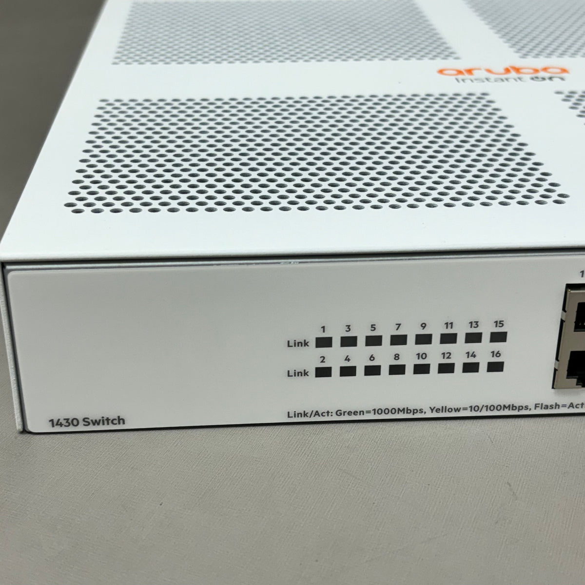 ARUBA HPE R8R47-61001 Instant On 1430 16G Switch 16 ports