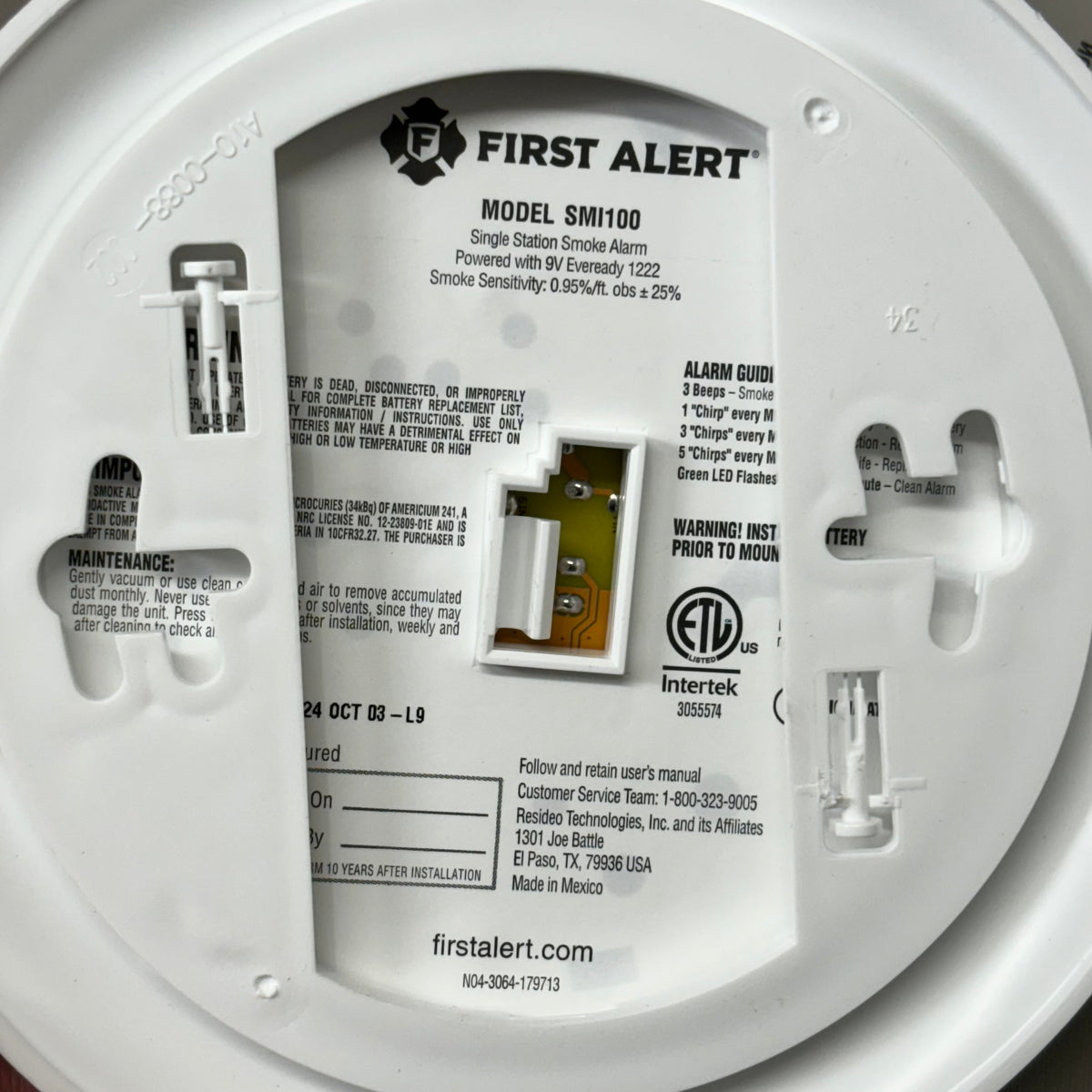 FIRST ALERT Battery-Operated Smoke Alarm Early Warning 9V Alkaline White 1046829