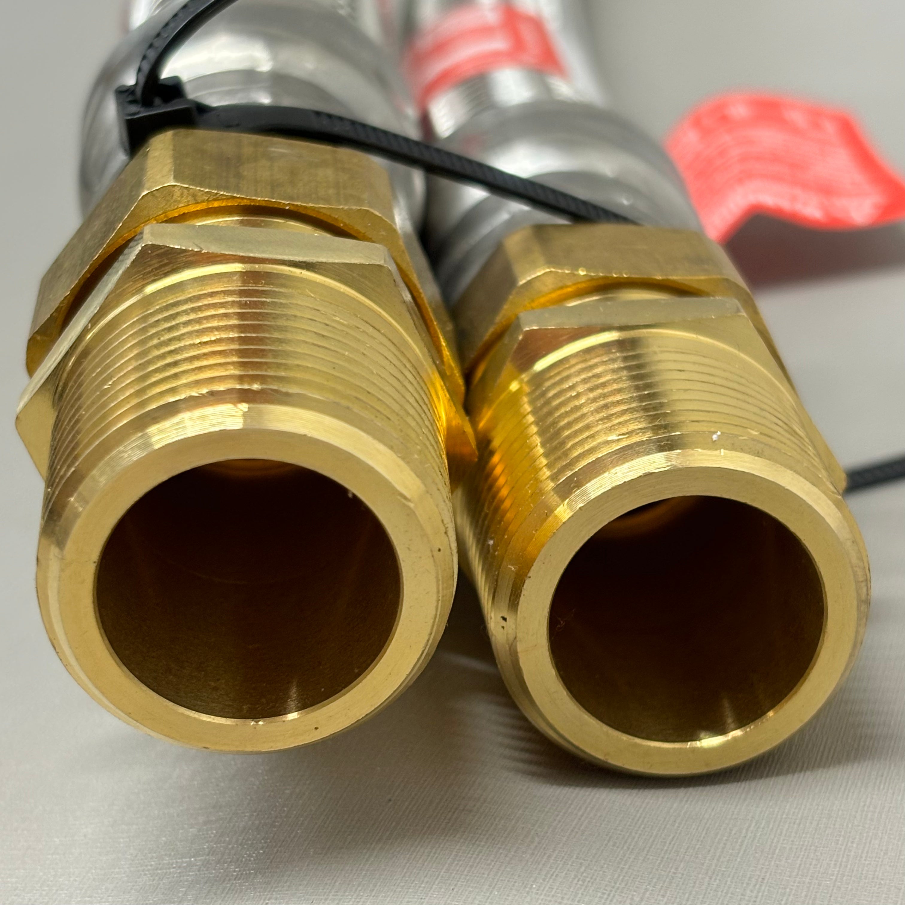 NUTCH (2 PACK) Automatic Balancing Vault 10 GPM w/ Tucai Hoses 1" NPT 32"