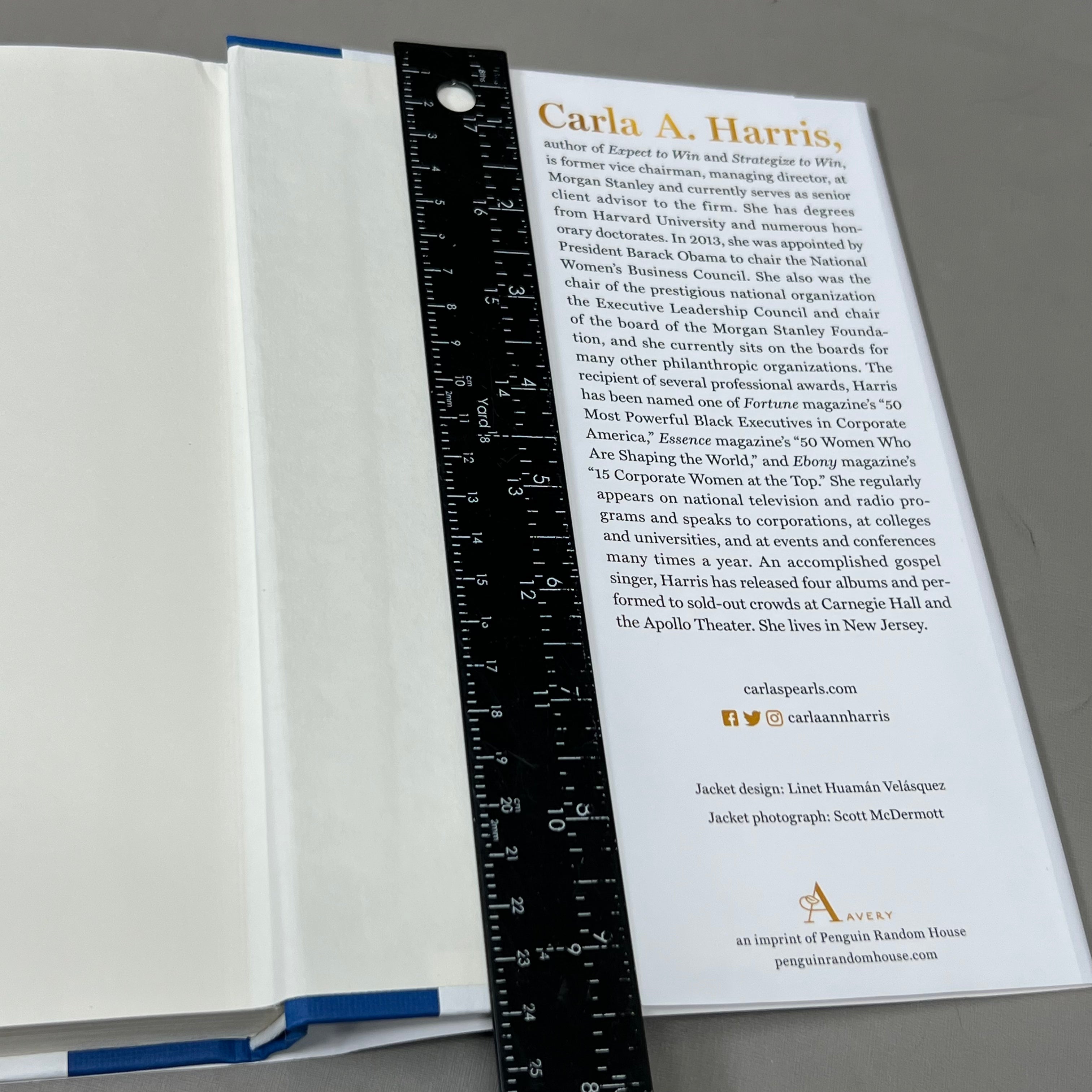 LEAD TO WIN Hardback By Carla A. Harris Published by Penguin Random House 9"x6"