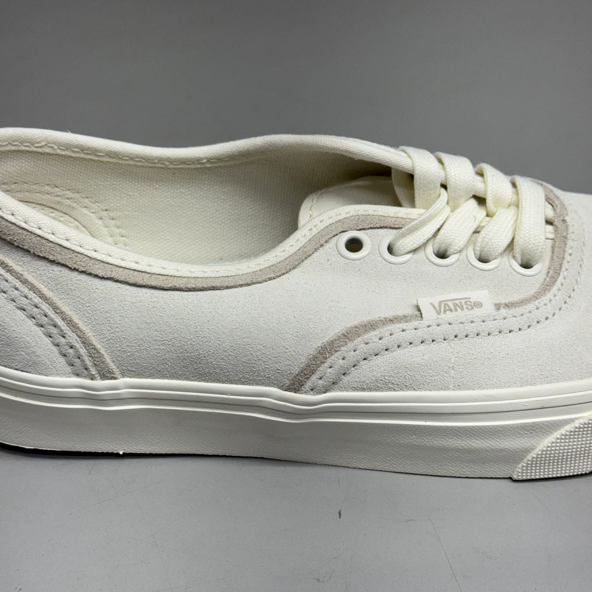 VANS Authentic Sliver Sneakers Shoes Women's Sz 8 White/White VN000D6DWWW