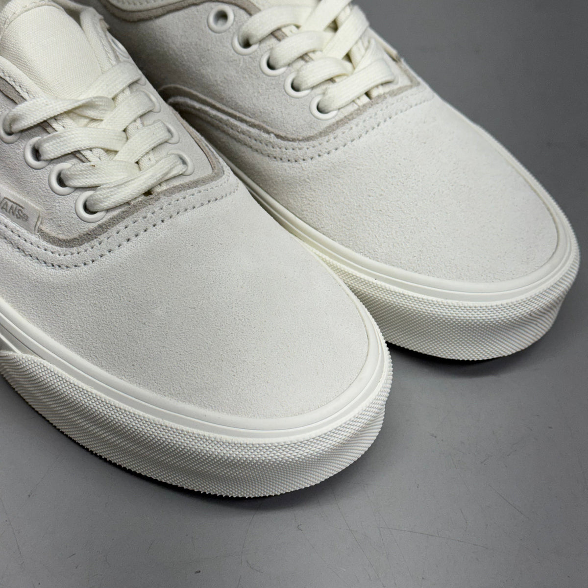 VANS Authentic Sliver Sneakers Shoes Women's Sz 9.5 White/White VN000D6DWWW
