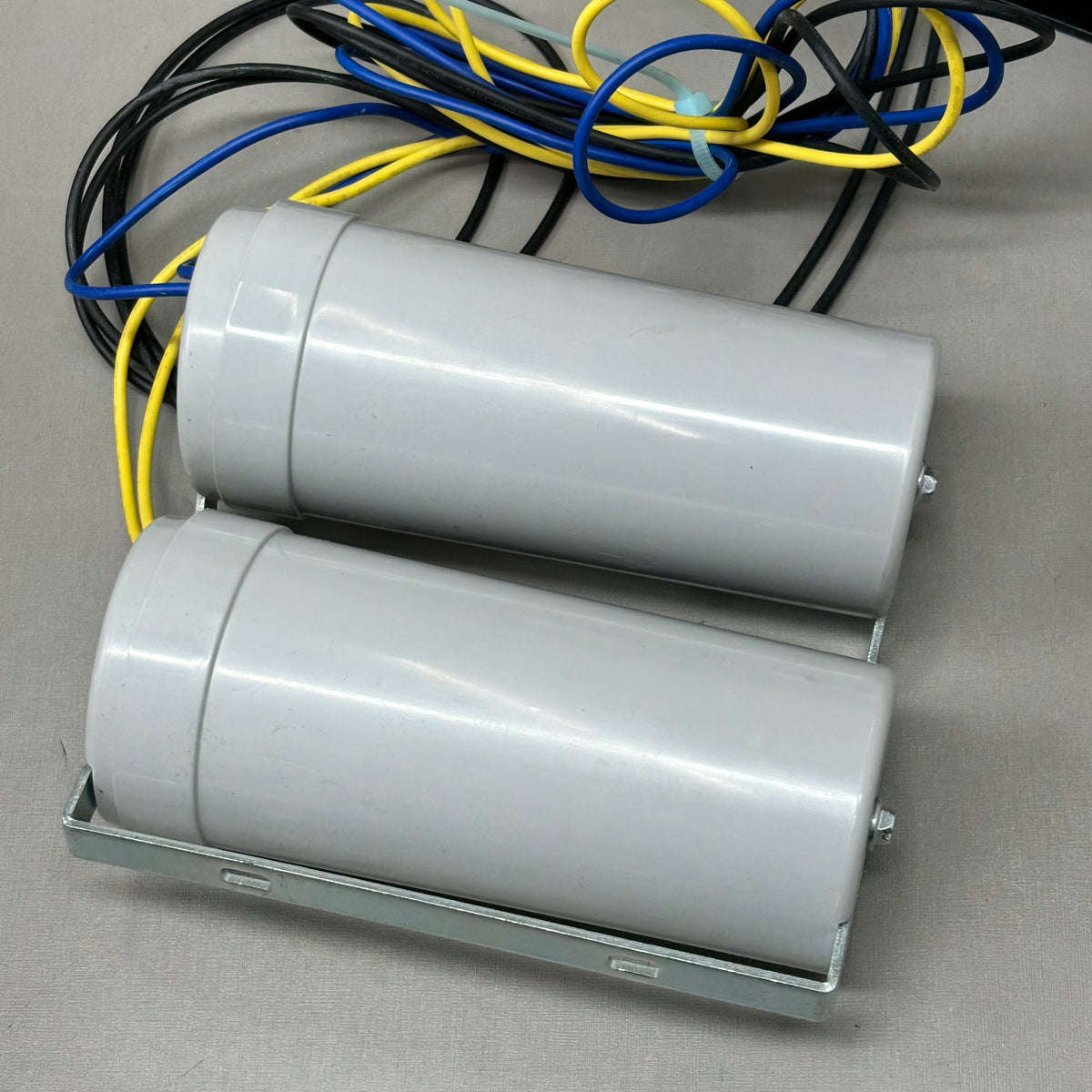 SPACEMAN Motor Capacitors 220V 60HZ 1 Phase Genteq K56AC66AF41 OEM 3.3.01.07.010