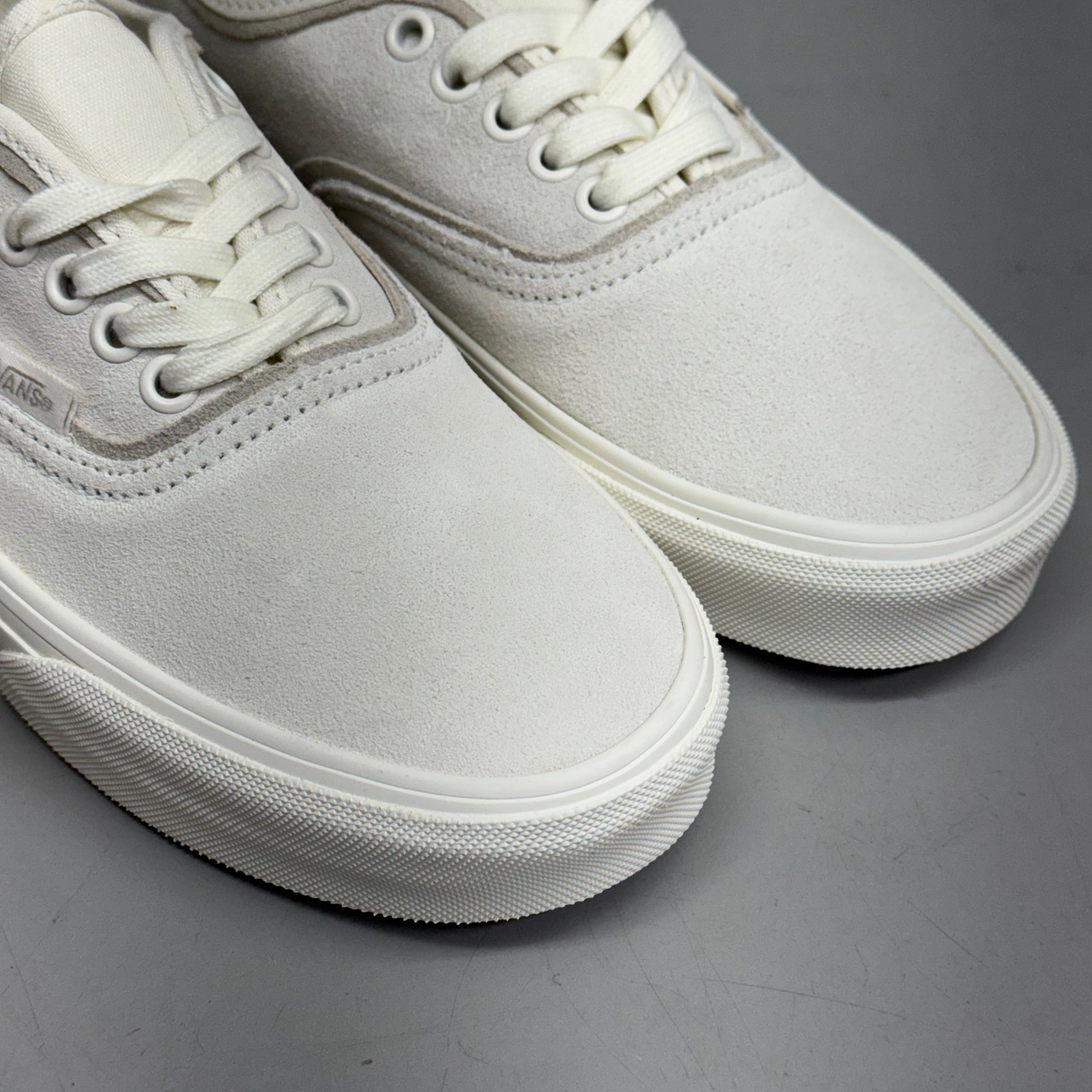 VANS Authentic Sliver Sneakers Shoes Women's Sz 9 White/White VN000D6DWWW
