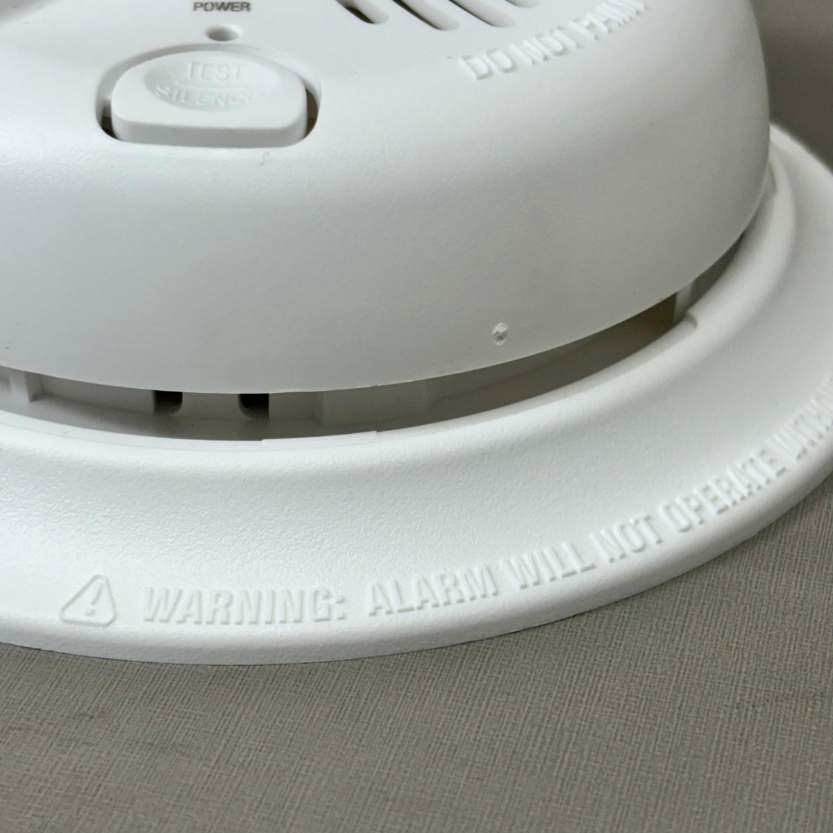 FIRST ALERT Battery-Operated Smoke Alarm Early Warning 9V Alkaline White 1046829