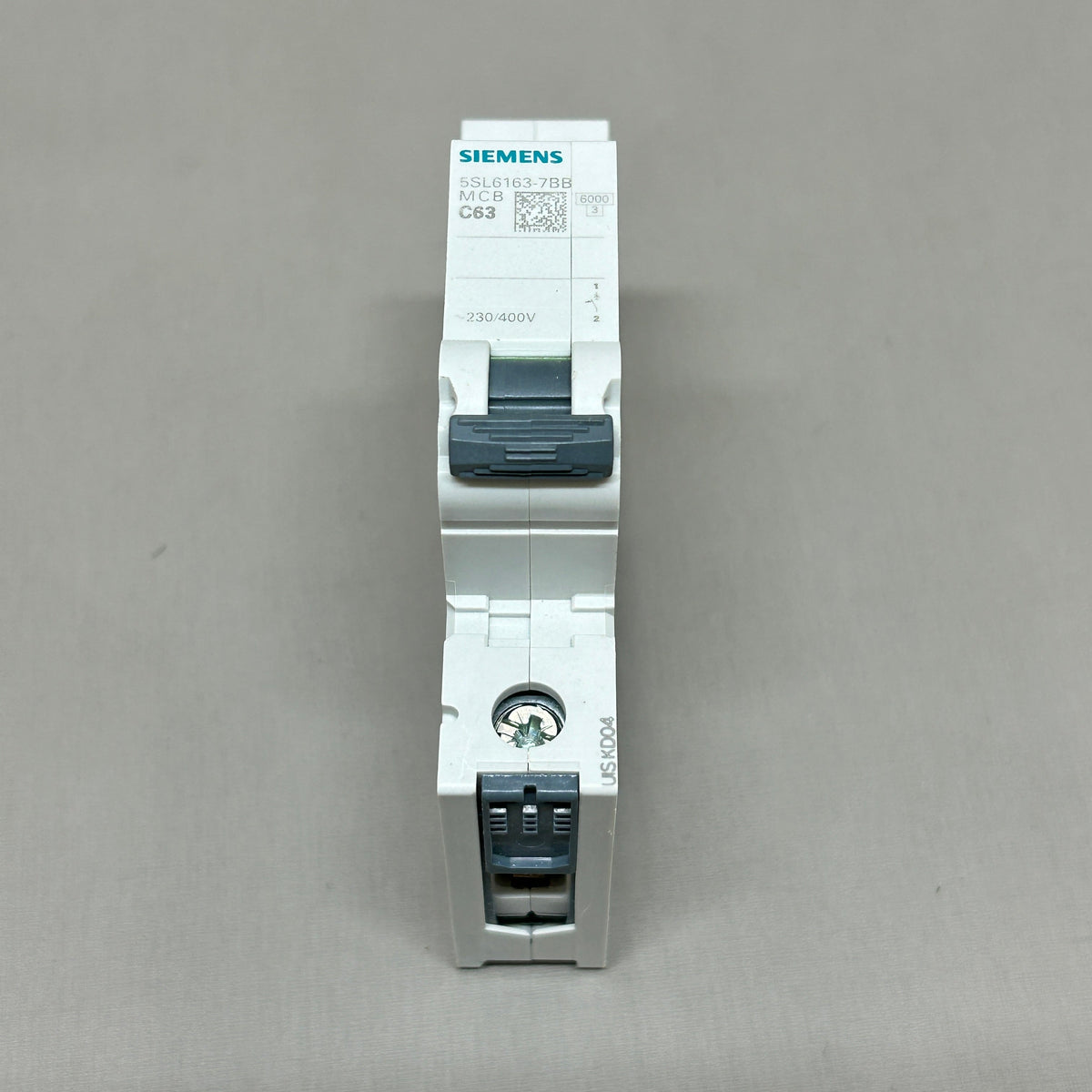 SIEMENS Miniature Circuit Breaker 230/400 V 6kA Off-White 5SL6163-7BB (New)